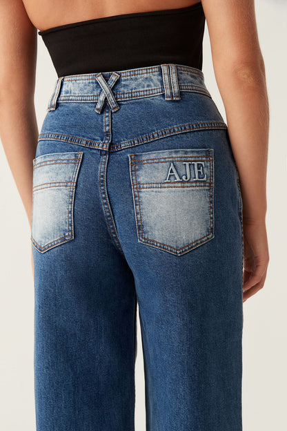 Women Embrace Wide Leg Jeans | Aje