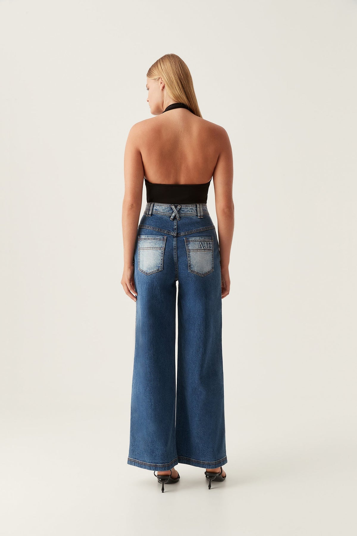 Women Embrace Wide Leg Jeans | Aje