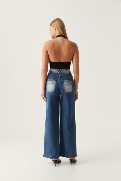Women Embrace Wide Leg Jeans | Aje