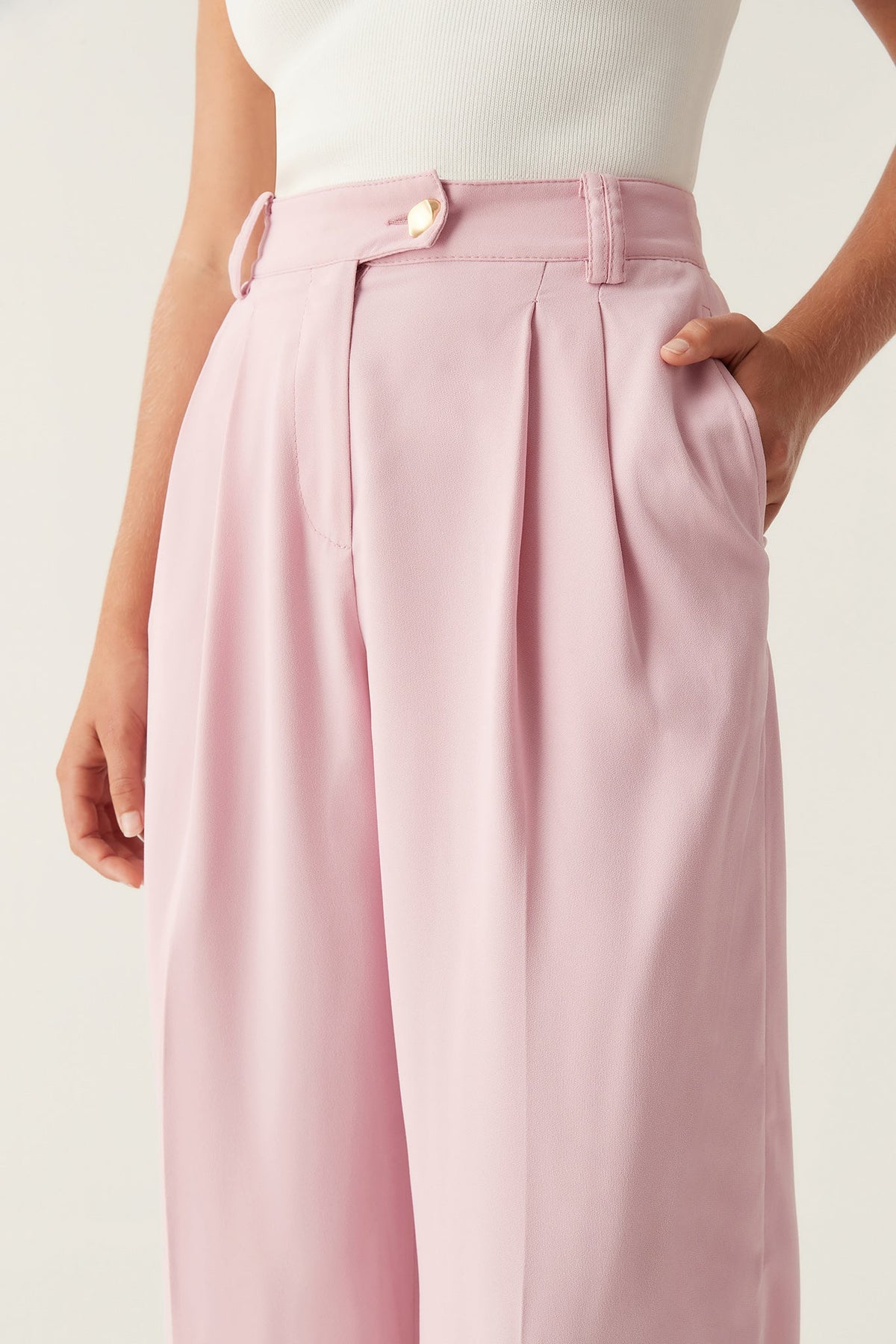 Women Harlem Pleat Front Pant | Aje
