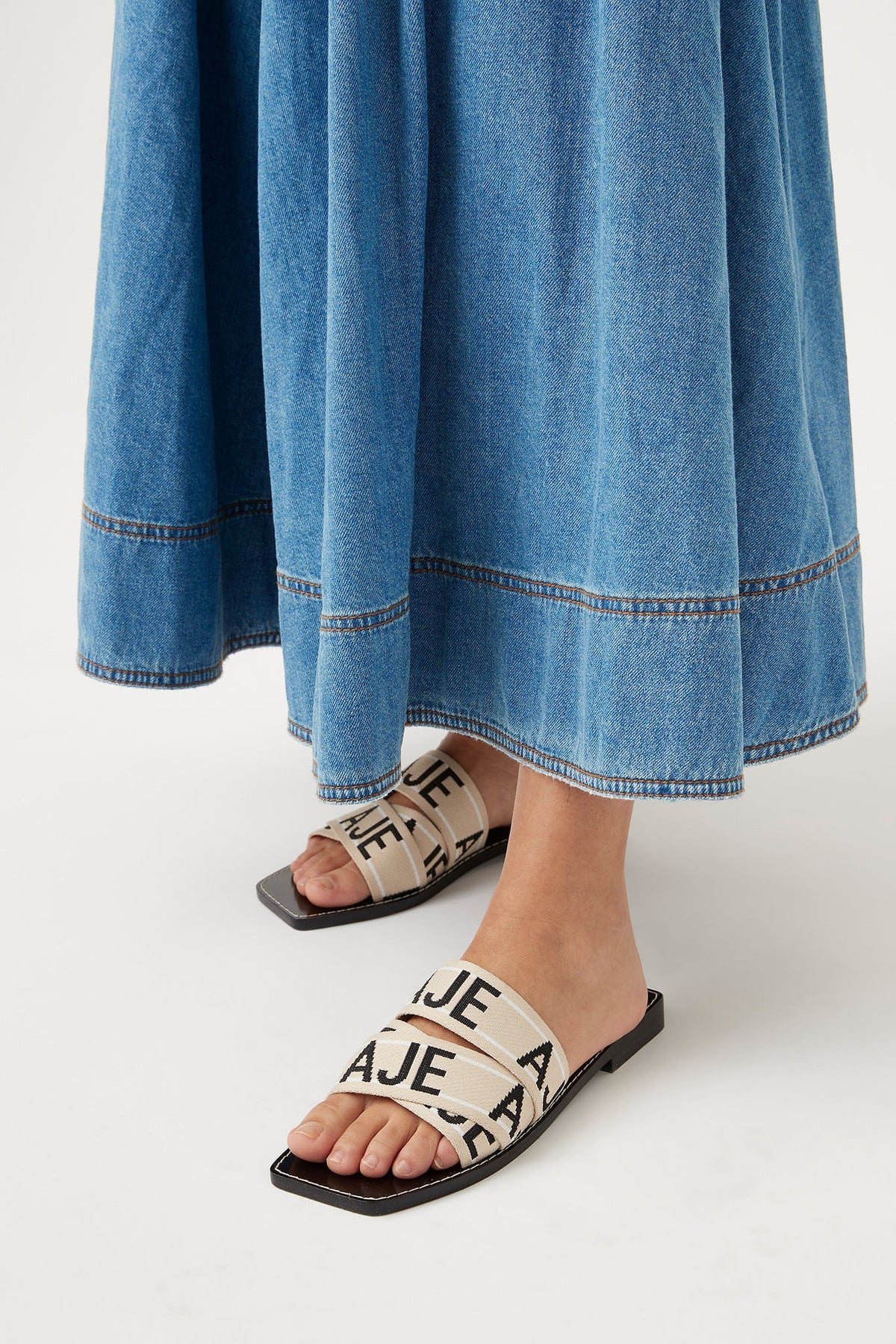 Women Anais Logo Slide | Aje