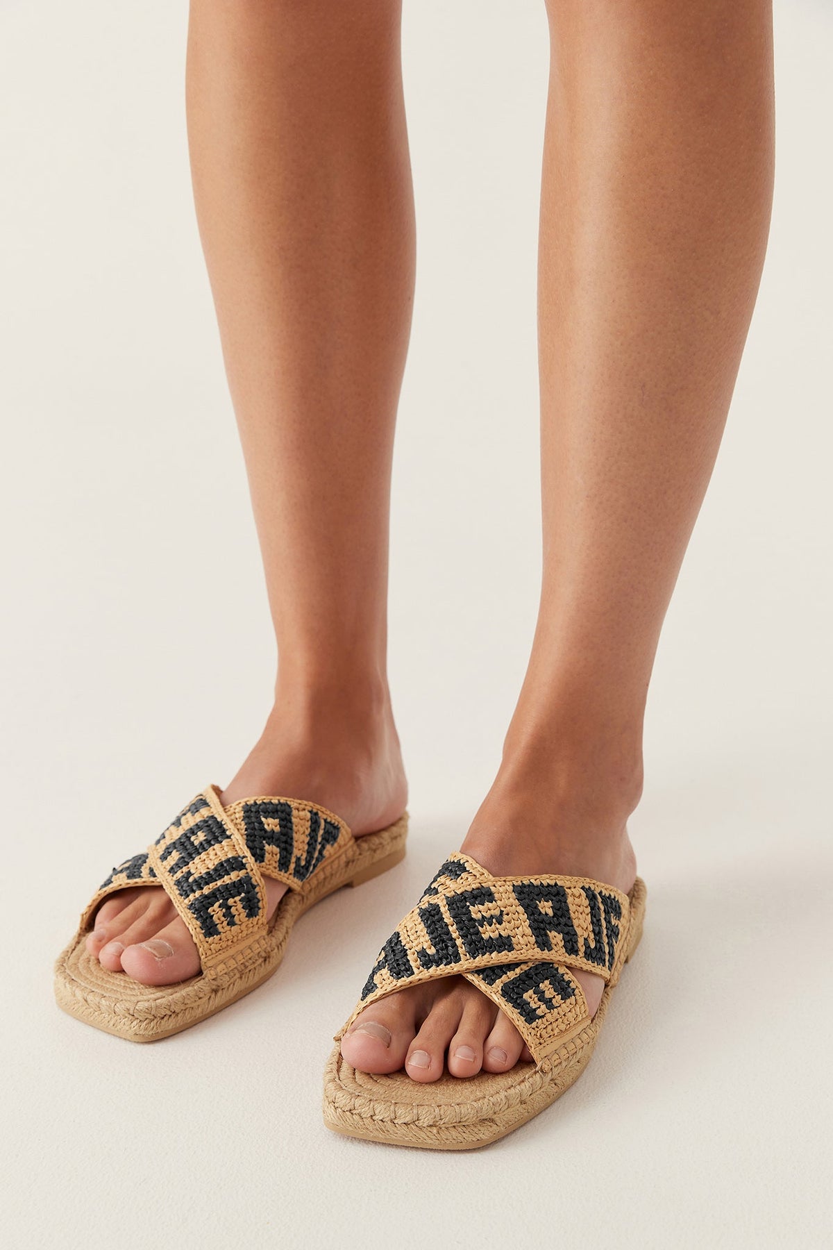 Women Maisie Logo Slide | Aje