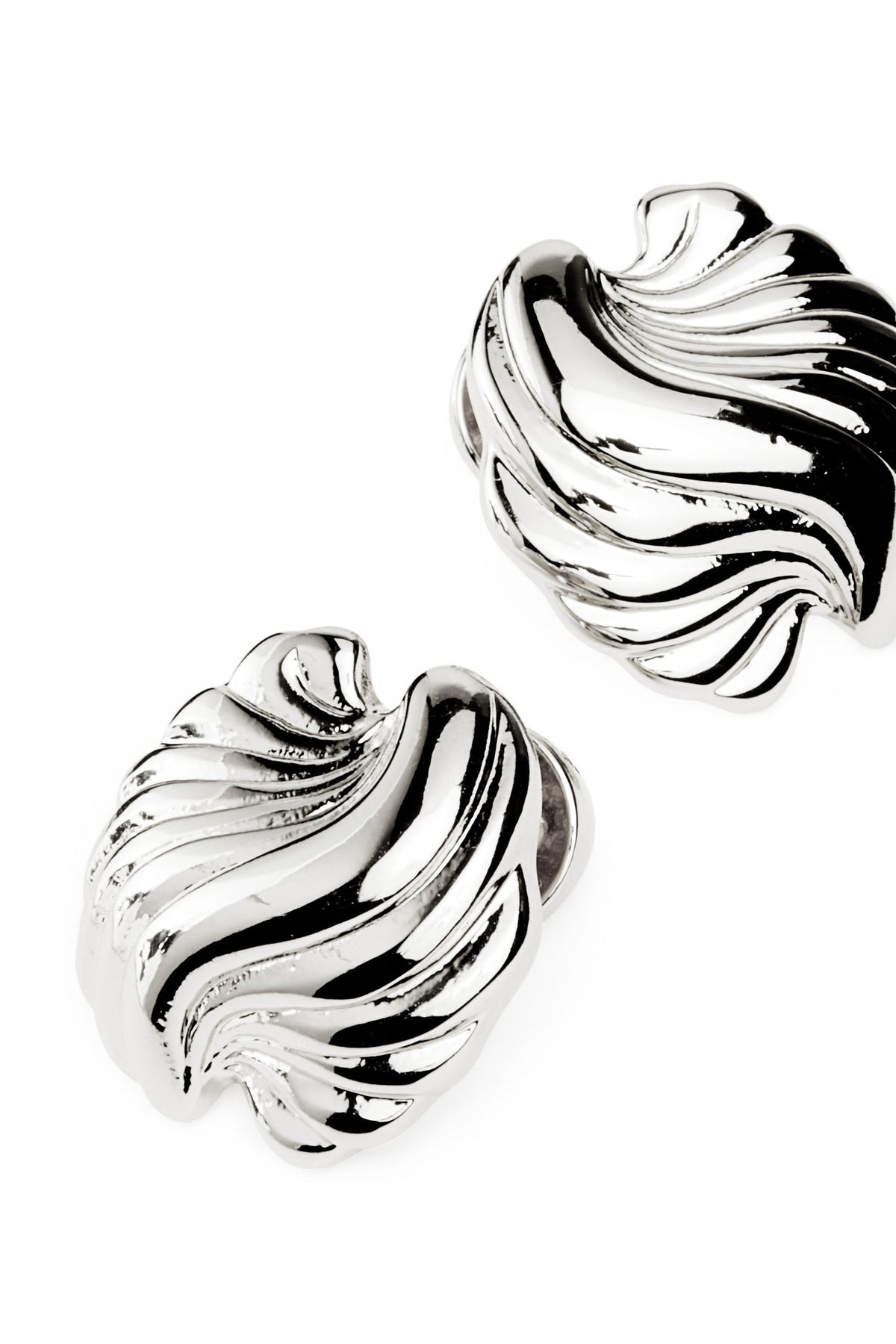 Women Alina Clamshell Earring | Aje