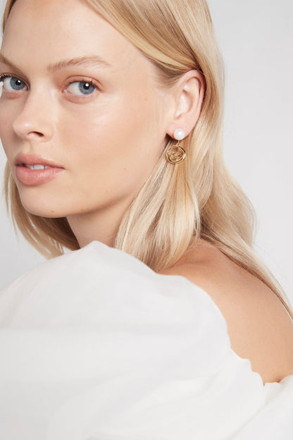 Women Fleur Pearl Drop Earring | Aje